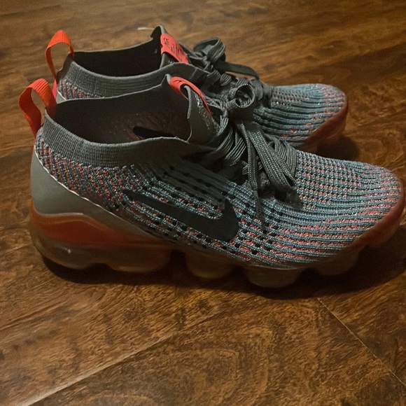 Vapor Max - Picture 2 of 3